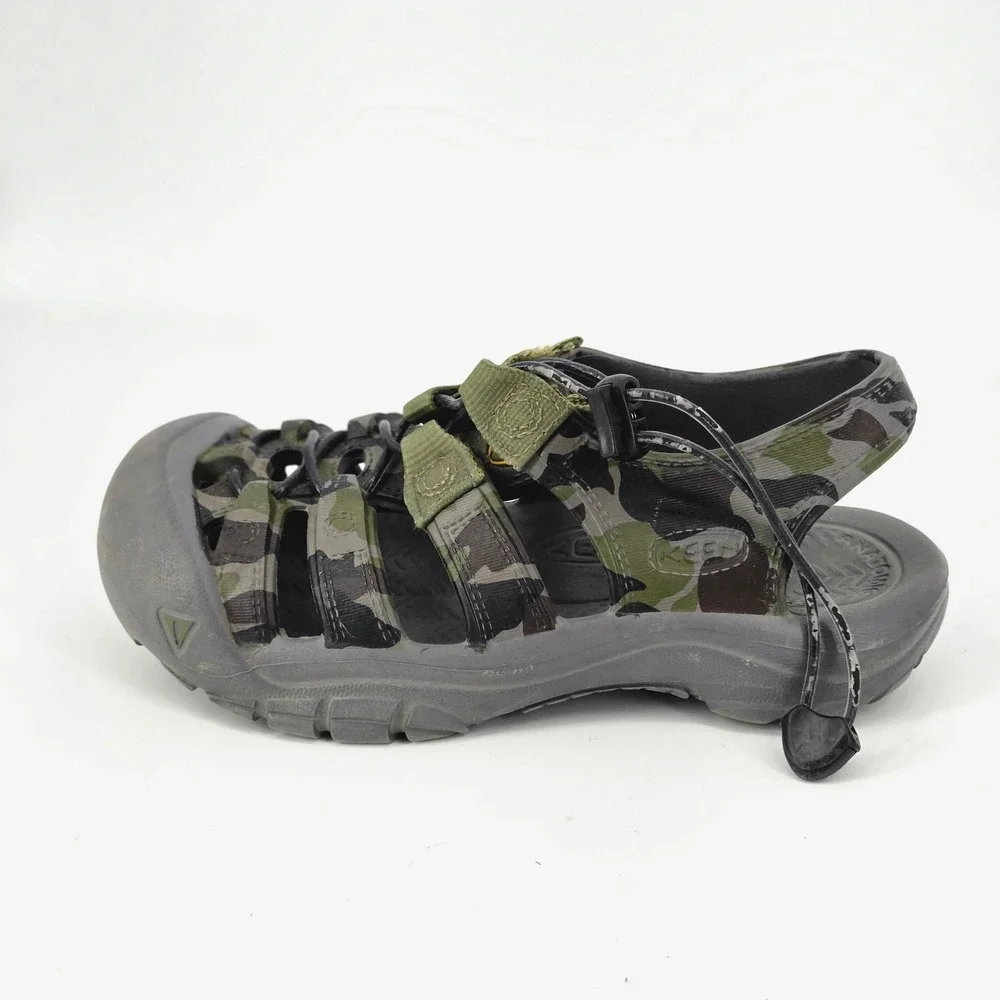 KEEN Newport H2 Camo Waterproof Closed Toe Hiking Sandals Green Kids Size 1 GUC
